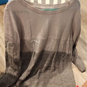 VENUS Two-Tone Cream and Gray Sweater